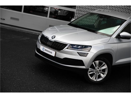 Skoda Karoq 1.5 TSI ACT Business Edition Plus | Trekhaak | Adapt. Cruise | Camera | Carplay ActivLease financial lease