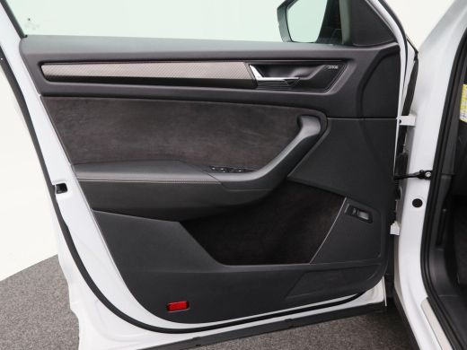 Skoda Kodiaq 1.5 TSi 150 Pk Automaat Sportline 7-Pers | Navigatie | Full LED | Privacy Glass | Camera | Trekha... ActivLease financial lease