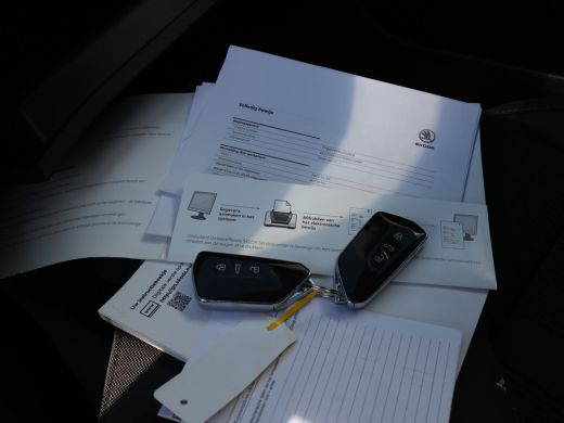 Skoda Octavia Combi 1.5 TSI First Edition NIEUWE MODEL 1e eigenaar ActivLease financial lease