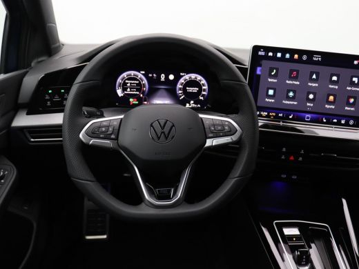 Volkswagen GOLF Variant 1.5 eTSI R-Line 150PK DSG full led, trekhaak, keyless, stuur-stoelverwarming, achteruitrijcamera,... ActivLease financial lease