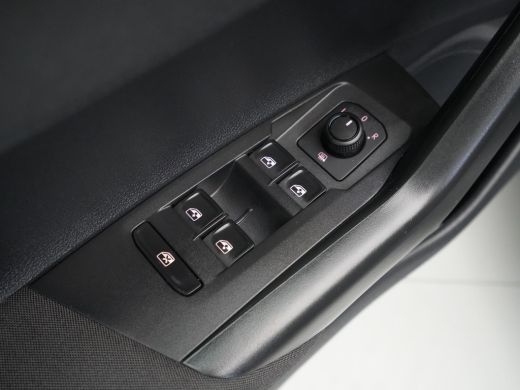 Volkswagen Polo 1.0 MPI Comfortline Airco Bluetooth Cruise NL Auto! 9 ActivLease financial lease