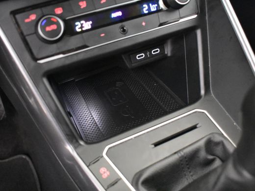 Volkswagen Polo 1.0 TSI Highline 96pk | 100% Dealeronderhouden | Adaptief cruise control | Navigatie | App connec... ActivLease financial lease