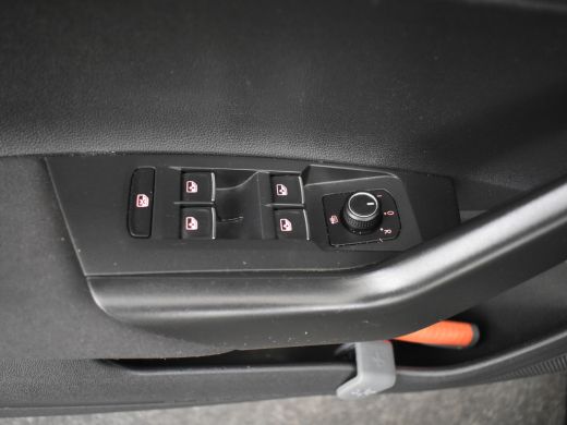 Volkswagen Polo 1.0 TSI Highline 96pk | 100% Dealeronderhouden | Adaptief cruise control | Navigatie | App connec... ActivLease financial lease