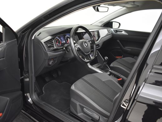 Volkswagen Polo 1.0 TSI Highline 96pk | 100% Dealeronderhouden | Adaptief cruise control | Navigatie | App connec... ActivLease financial lease