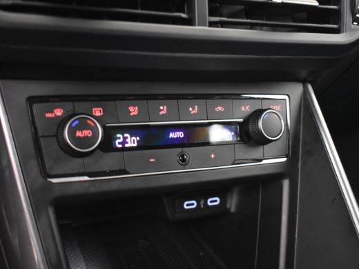 Volkswagen Polo 1.0 TSI Highline 96pk | 100% Dealeronderhouden | Adaptief cruise control | Navigatie | App connec... ActivLease financial lease