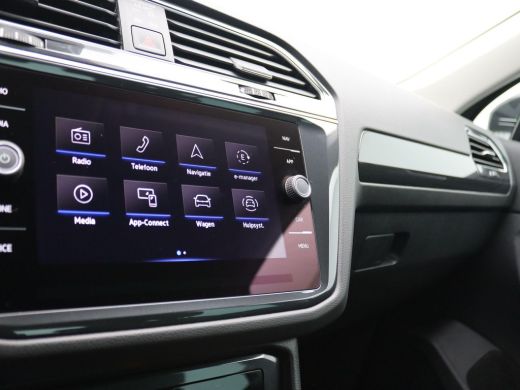 Volkswagen Tiguan 1.4 TSI Life e-hybrid 245PK DSG led, adaptive cruise, achteruitrijcamera, lane assist, keyless, e... ActivLease financial lease