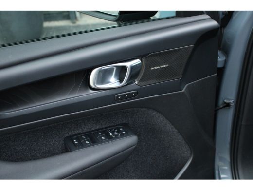 Volvo  XC40 Volvo Recharge T5 Ultimate Dark | Adaptive Cruise | Harman/Kardon | Panoramadak | Camera | Voorru... ActivLease financial lease