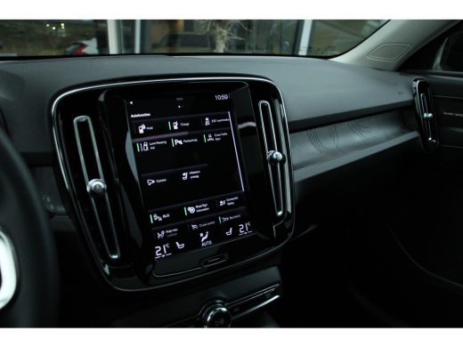 Volvo  XC40 Volvo Recharge T5 Ultimate Dark | Adaptive Cruise | Harman/Kardon | Panoramadak | Camera | Voorru... ActivLease financial lease