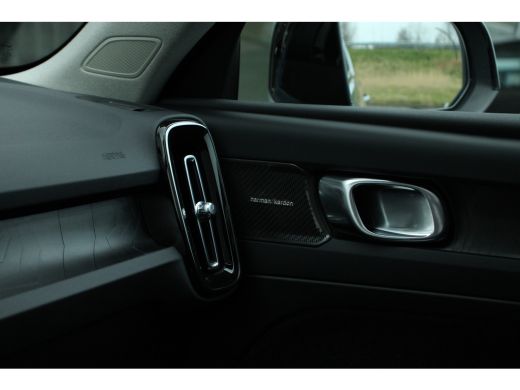 Volvo  XC40 Volvo Recharge T5 Ultimate Dark | Adaptive Cruise | Harman/Kardon | Panoramadak | Camera | Voorru... ActivLease financial lease