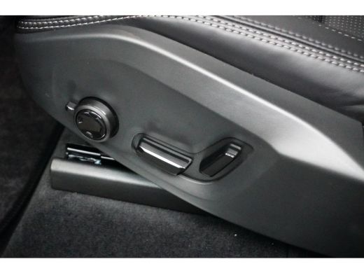 Volvo  XC90 Volvo T8 AWD Ultra Dark | Luchtvering | Bowers & Wilkins | Massage | Ventilatie | 360° Camera| Pa... ActivLease financial lease
