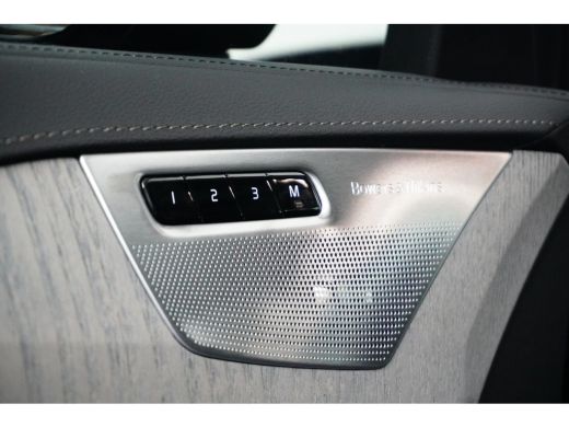 Volvo  XC90 Volvo T8 AWD Ultra Dark | Luchtvering | Bowers & Wilkins | Massage | Ventilatie | 360° Camera| Pa... ActivLease financial lease