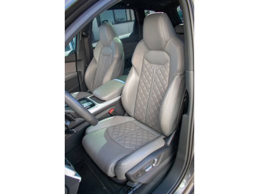 Audi Q7 55 TFSI e Quattro Pro Line S ACC Pano Head-up Keyless 360-camera Trekhaak Massage ActivLease financial lease