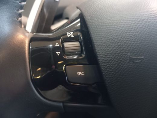 Peugeot 308 1.2 PureTech Blue Lease Premium Panoramadak | Achteruitrijcamera | Airco (automatisch) | Apple Ca... ActivLease financial lease