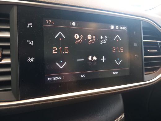 Peugeot 308 1.2 PureTech Blue Lease Premium Panoramadak | Achteruitrijcamera | Airco (automatisch) | Apple Ca... ActivLease financial lease