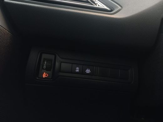 Peugeot 308 1.2 PureTech Blue Lease Premium Panoramadak | Achteruitrijcamera | Airco (automatisch) | Apple Ca... ActivLease financial lease