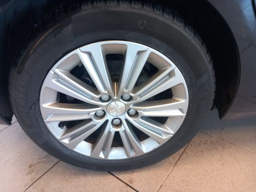 Peugeot 308 1.2 PureTech Blue Lease Premium Panoramadak | Achteruitrijcamera | Airco (automatisch) | Apple Ca... ActivLease financial lease