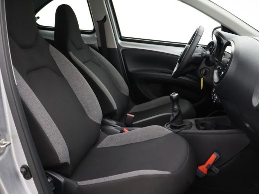Toyota Aygo X 1.0 VVT-i MT PLAY + ADAPTIVE CRUISE | APPLE CARPLAY | CAMERA | AIRCO ActivLease financial lease