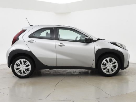 Toyota Aygo X 1.0 VVT-i MT PLAY + ADAPTIVE CRUISE | APPLE CARPLAY | CAMERA | AIRCO ActivLease financial lease
