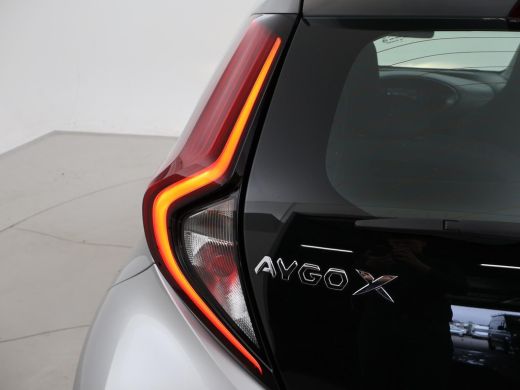 Toyota Aygo X 1.0 VVT-i MT PLAY + ADAPTIVE CRUISE | APPLE CARPLAY | CAMERA | AIRCO ActivLease financial lease