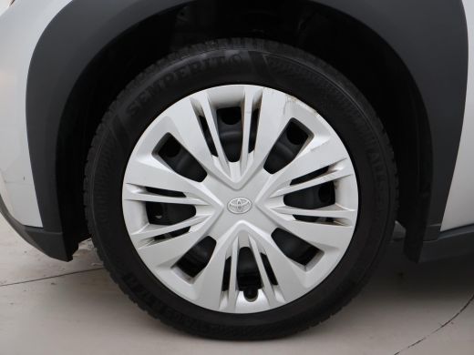 Toyota Aygo X 1.0 VVT-i MT PLAY + ADAPTIVE CRUISE | APPLE CARPLAY | CAMERA | AIRCO ActivLease financial lease