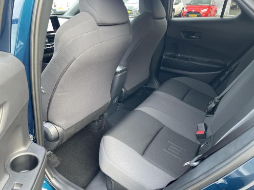 Toyota C-HR 2.0 Plug-in Hybrid 220 Dynamic ActivLease financial lease
