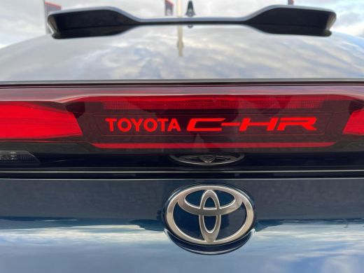 Toyota C-HR 2.0 Plug-in Hybrid 220 Dynamic ActivLease financial lease