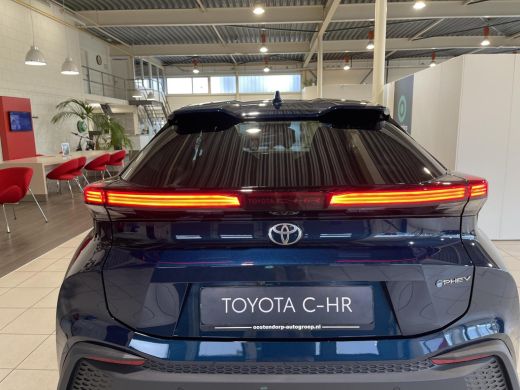Toyota C-HR 2.0 Plug-in Hybrid 220 Dynamic ActivLease financial lease