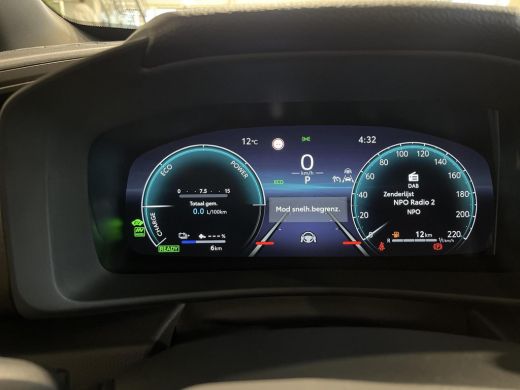 Toyota C-HR 2.0 Plug-in Hybrid 220 Dynamic ActivLease financial lease