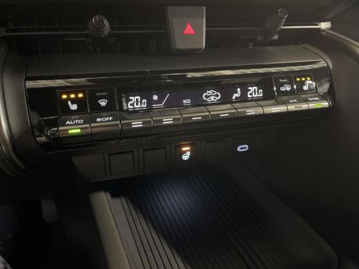 Toyota C-HR 2.0 Plug-in Hybrid 220 Dynamic ActivLease financial lease