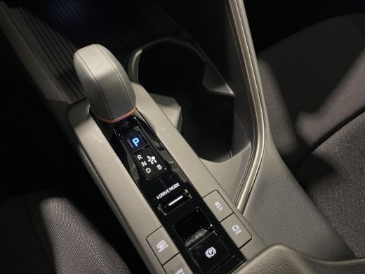 Toyota C-HR 2.0 Plug-in Hybrid 220 Dynamic ActivLease financial lease