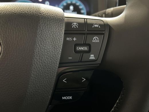 Toyota C-HR 2.0 Plug-in Hybrid 220 Dynamic ActivLease financial lease