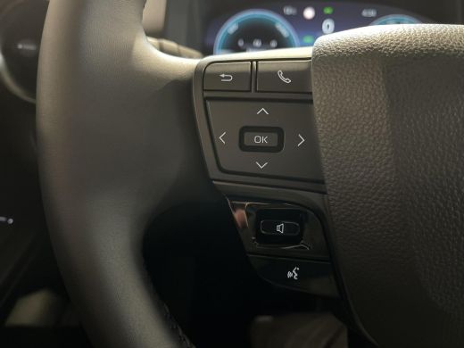 Toyota C-HR 2.0 Plug-in Hybrid 220 Dynamic ActivLease financial lease