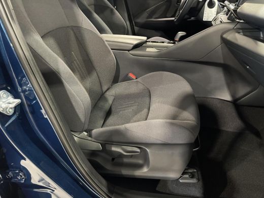 Toyota C-HR 2.0 Plug-in Hybrid 220 Dynamic ActivLease financial lease