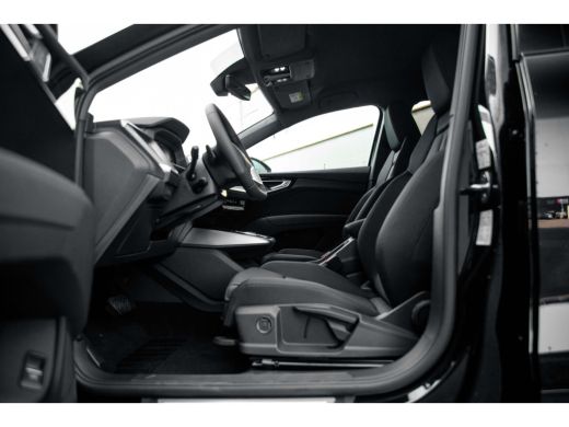 Audi Q4 e-tron Audi Advanced edition | Achterklep, automatisch bedienbaar | Achteruitrijcamera | Adaptive cruise... ActivLease financial lease