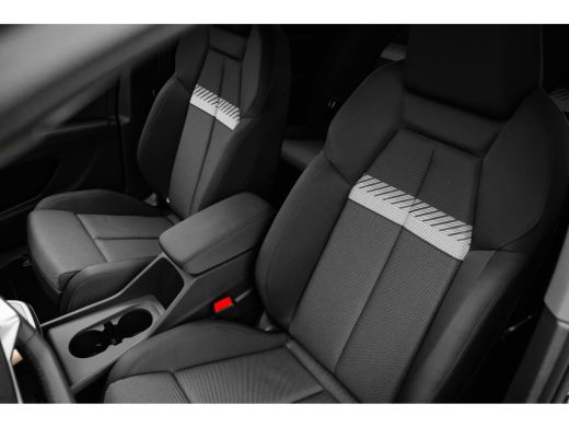 Audi Q4 e-tron Advanced edition | Achterklep, automatisch bedienbaar | Achteruitrijcamera | Adaptive cruise control ActivLease financial lease