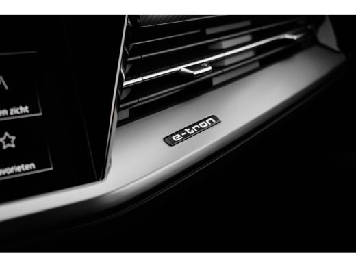 Audi Q4 e-tron Advanced edition | Achterklep, automatisch bedienbaar | Achteruitrijcamera | Adaptive cruise control ActivLease financial lease