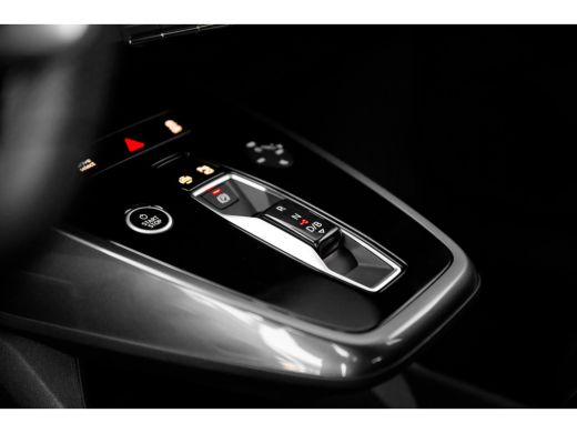 Audi Q4 e-tron S edition | Achterklep, automatisch bedienbaar | Achteruitrijcamera | Adaptive cruise control ActivLease financial lease