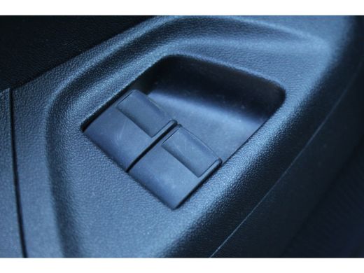 Peugeot 108 Peugeot 1.0 e-VTi Active | Airco | Elek Ramen | Centrale Ver. | Bluetooth | DAB | | Airco | Elek ... ActivLease financial lease