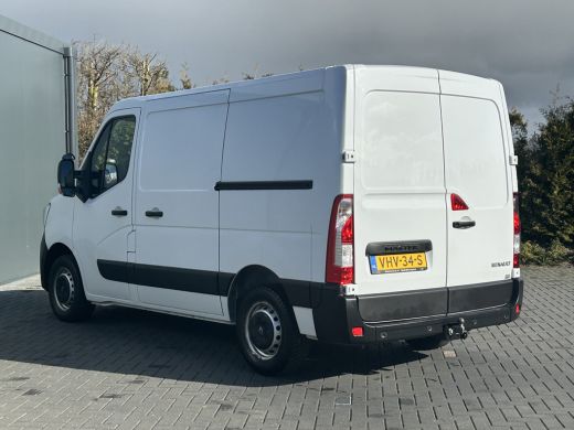 Renault Master 2.3 dCi 136 PK / 2x SCHUIFDEUR / L1H1 / 1e. EIG. / 2.5 TONS TREKHAAK / AIRCO / CRUISE / 3-ZITS ActivLease financial lease