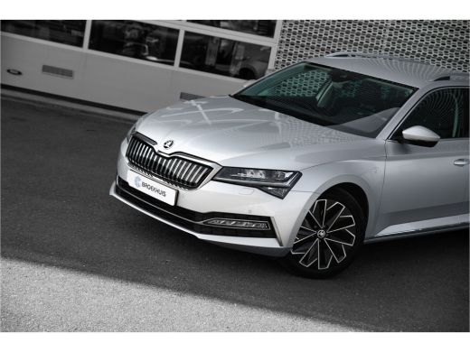 Skoda Superb Combi 1.4 TSI iV 218 pk Laurin & Klement | Trekhaak | Leder | Adapt. Cruise | Camera ActivLease financial lease