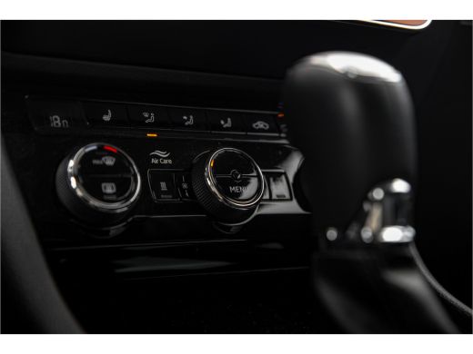 Skoda Superb Combi 1.4 TSI iV 218 pk Laurin & Klement | Trekhaak | Leder | Adapt. Cruise | Camera ActivLease financial lease