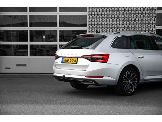 Skoda Superb Combi 1.4 TSI iV 218 pk Laurin & Klement | Trekhaak | Leder | Adapt. Cruise | Camera ActivLease financial lease