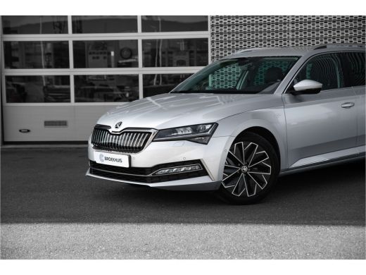 Skoda Superb Combi 1.4 TSI iV 218 pk Laurin & Klement | Trekhaak | Leder | Adapt. Cruise | Camera ActivLease financial lease