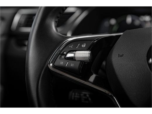 Skoda Superb Combi 1.4 TSI iV 218 pk Laurin & Klement | Trekhaak | Leder | Adapt. Cruise | Camera ActivLease financial lease