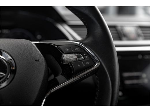 Skoda Superb Combi 1.4 TSI iV 218 pk Laurin & Klement | Trekhaak | Leder | Adapt. Cruise | Camera ActivLease financial lease