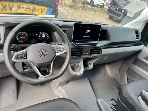 Volkswagen Crafter 35 2.0 TDI L3H3 Exclusive BPM Vrij | ACC | Navigatie | LM Velgen 17" | Diefstalalarm | Camera ach... ActivLease financial lease