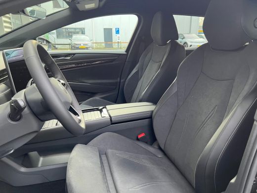Volkswagen ID.7 Tourer Volkswagen Pro Business | Achterbank in ongelijke delen neerklapbaar incl. middenarmsteun en door... ActivLease financial lease