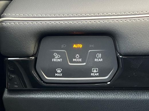 Volkswagen ID.7 Tourer Volkswagen Pro Business | Achterbank in ongelijke delen neerklapbaar incl. middenarmsteun en door... ActivLease financial lease