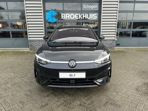 Volkswagen ID.7 Tourer Volkswagen Pro Business | Achterbank in ongelijke delen neerklapbaar incl. middenarmsteun en door... ActivLease financial lease