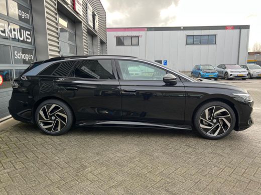Volkswagen ID.7 Tourer Volkswagen Pro Business | Achterbank in ongelijke delen neerklapbaar incl. middenarmsteun en door... ActivLease financial lease